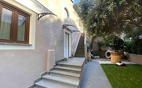Exclusive Villa With Private Garden - 5 Minutes From The Colosseum